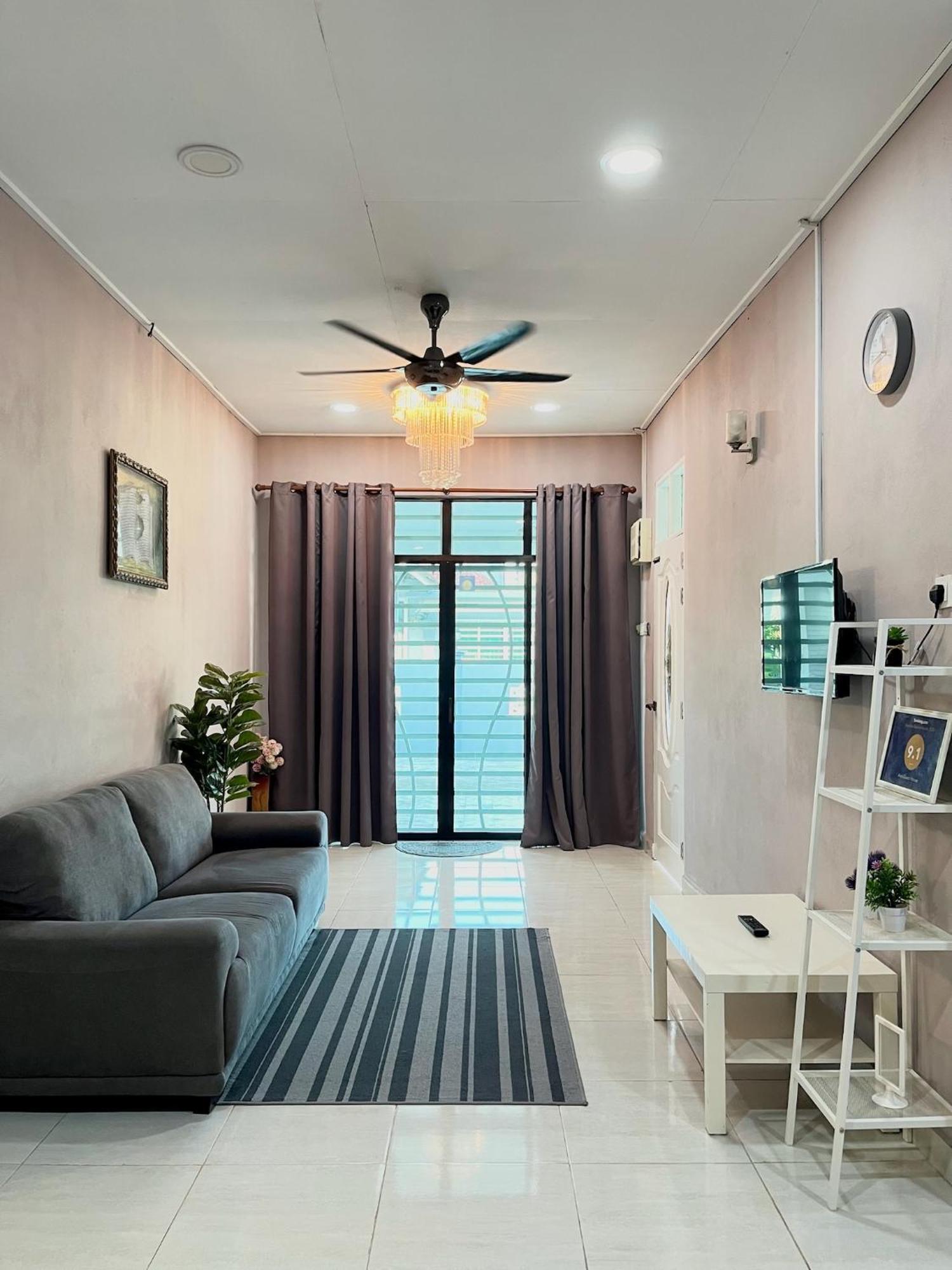 Aina Guest House Кота-Бару Екстер'єр фото